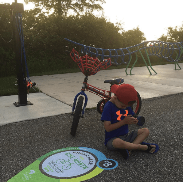 Pin 8 Emerald Fields